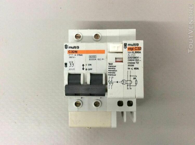 DISJONCTEUR 4P C32 15A AVEC VIGI 300mA