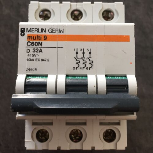 DISJONCTEUR 3P 32A MERLIN GERIN