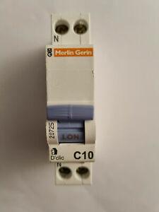 DISJONCTEUR 4P MERLIN GERIN 10A