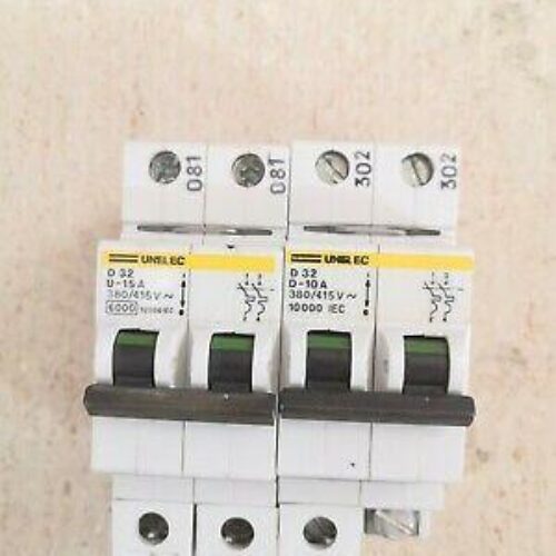 DISJONCTEUR 4P 15A UNELEC